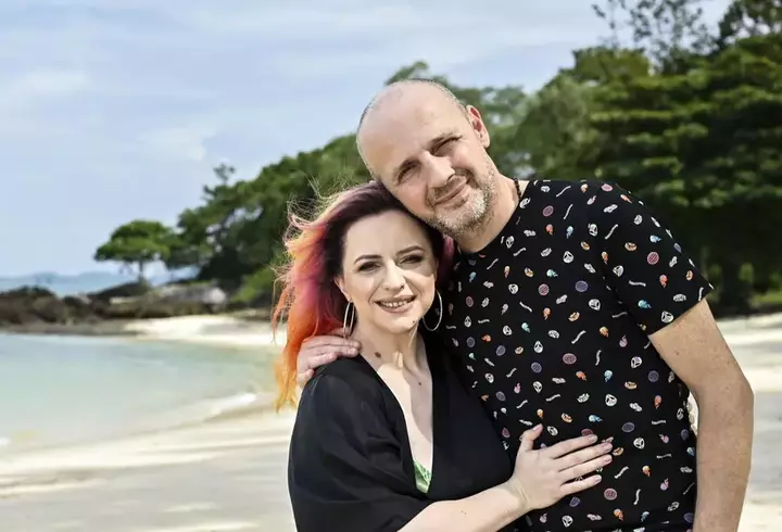 Fiul lui Marcel Ciolacu face nuntă la 21 de ani! Cine este și cum arată viitoarea noră a premierului României