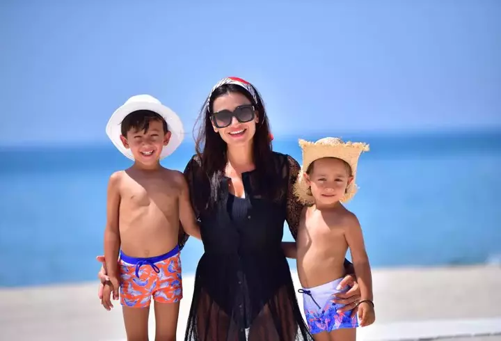 Cum a slăbit Andreea Antonescu după naștere și cum se menține la 40 de kilograme: „Am deja câțiva ani de când am renunțat la…”. Ce spune despre alăptatul în public / EXCLUSIV