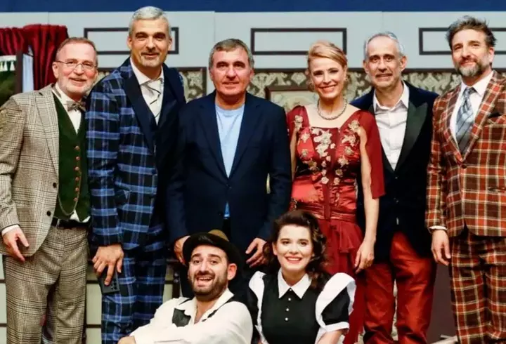 Ianis Hagi, susținut din tribune de familie, la meciul România – Moldova.  Cum au fost surprinse soția și sora lui: Kira a fost în culmea emoțiilor la golul fratelui ei