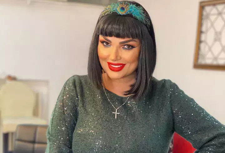 Cristina Spătar a renunțat la Dubai și a petrecut Revelionul la Gura Humorului, în familie. Cum arată sora ei, venită din Italia, și ce a pățit artista la mănăstire: „Mi-au dat lacrimile!” / EXCLUSIV