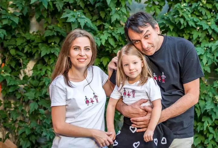 "Știam că vine tata băut și nu trebuie să am cheia în ușă că se enerva și începea să ne înjure, să ne bată, să ne batjocorească". Andreea Bănică a plecat de acasă la 18 ani, din cauza scandalurilor cu tatăl ei