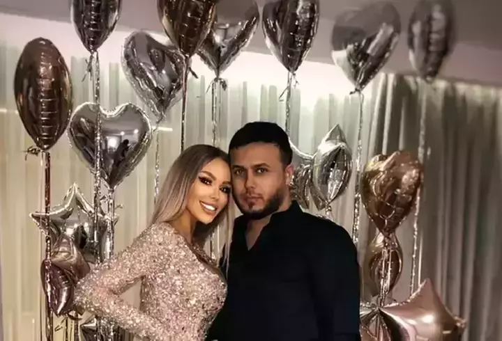 Bianca Drăgușanu, cu sânii la vedere într-o bluză transparentă și mulată. Vedeta a dezvăluit ultimele operații estetice pe care și le-a făcut