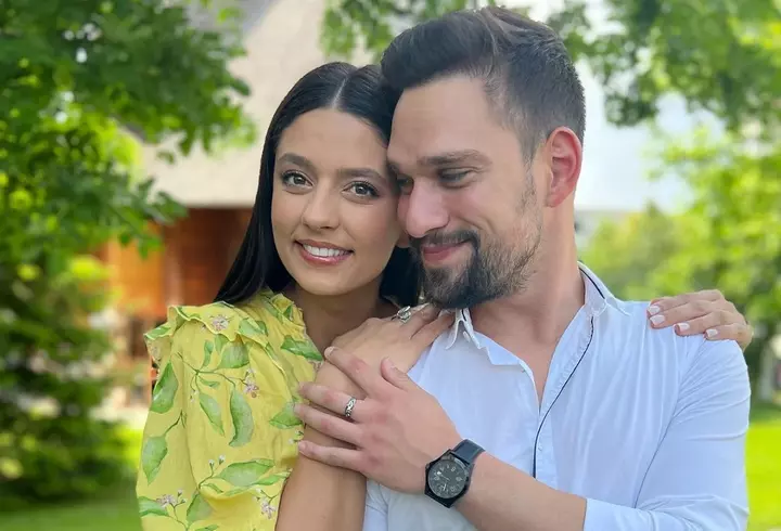 Vlad Gherman și Cristina Ciobănașu s-au întâlnit și au stat împreună la Gala Premiilor TV Mania 2025. Cum s-au fotografiat cei doi foști iubiți