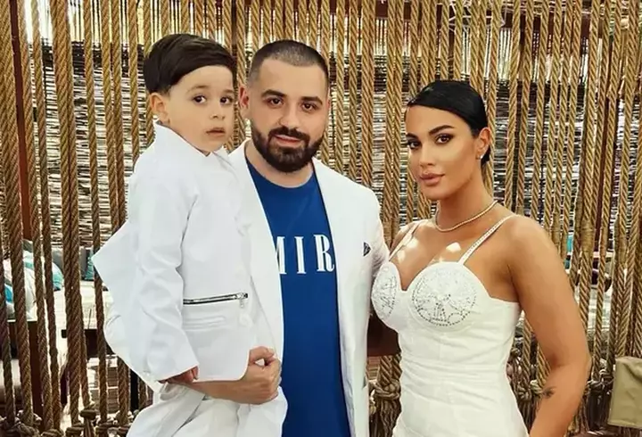 Ce ascunde Andreea Esca în fața camerelor. Detaliul pe care nimeni nu l-a observat de 30 de ani: „Mi-a spus să fiu atentă cum să îmi pună lumina, să nu se vadă acest lucru”