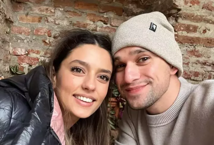 Vlad Gherman și Cristina Ciobănașu s-au întâlnit și au stat împreună la Gala Premiilor TV Mania 2025. Cum s-au fotografiat cei doi foști iubiți