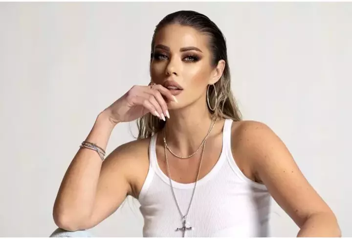 Irina Nicolae, mărturisiri dureroase despre fiica pe care a pierdut-o după ce a născut provocat, la cinci luni: „Din cauza unor probleme medicale…”. Cum o educă pe fetița ei, Scarlett Maria, la 6 ani / EXCLUSIV