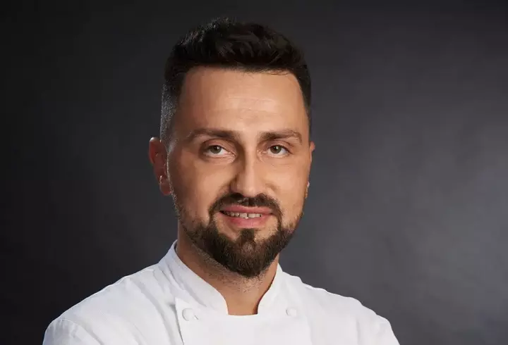 Cum a cerut-o Mihai Petre în căsătorie pe soția lui, Elwira, și ce spune despre al treilea copil: „Numele de băiat încă îl avem pregătit, este ales…”. De ce s-au mutat din București / EXCLUSIV