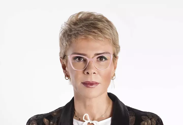 Ce condiții a îndurat Mirela Vaida, la cămin, în timpul studenției: "6 paturi din fier, ca de spital, o singură baie la 11 camere..." Cum arătau dușurile