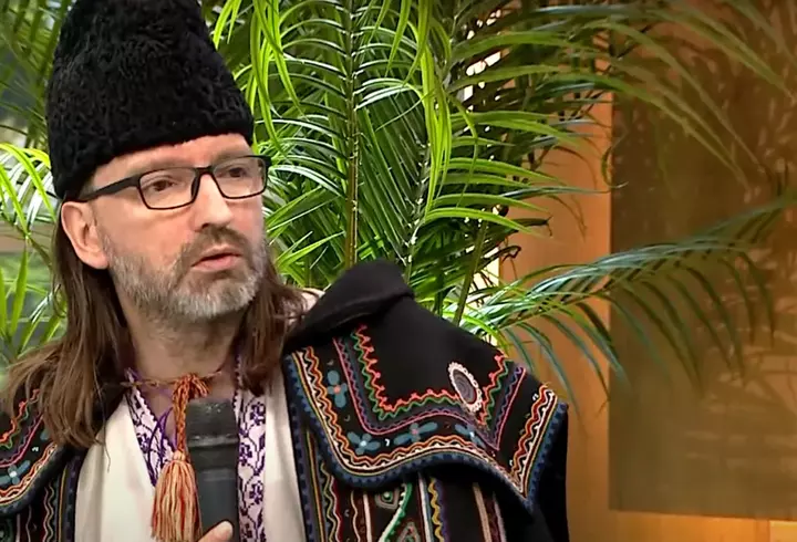 Andreea Marin, look asemănător cu cel purtat de Jennifer Lopez: „Arăți fabulos, întinerești!” / A purtat o rochie Gucci și pantofi Manolo Blahnik