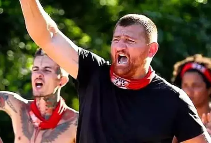 Dana Nălbaru și Dragoș Bucur lucrează de zor în grădina lor de la țară. Au livadă, răsaduri de legume și chiar tractor: „O femeie obosită, dar fericită"