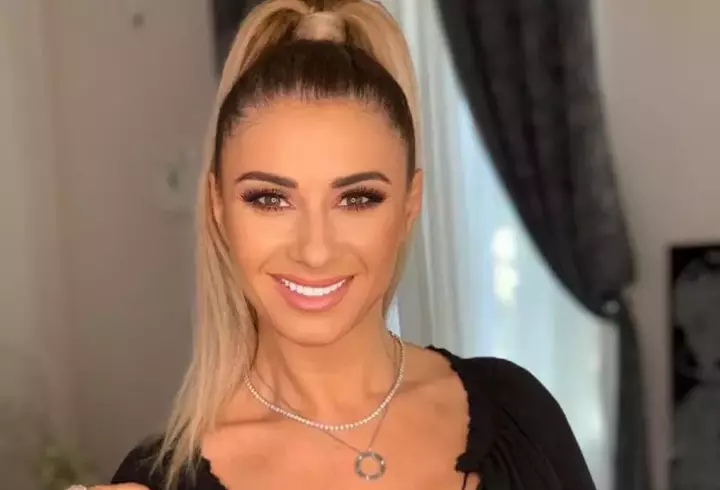 Îți mai aduci aminte de Cristina Șoloc? Cum arată acum prezentatoarea TV și ce familie frumoasă are. Cum și-a cunoscut soțul: „Prima oară când l-am văzut i-am remarcat ochii albaștri"