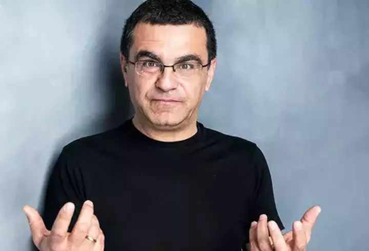 Cum a ales Alexandru Papadopol actoria, deși terminase Facultatea de Drept: "Pentru mine, au existat numai avantaje în această meserie. Întotdeauna mi-a plăcut ce am făcut, de asemenea, mi-a adus și bani și notorietate". Ce a făcut în cei 10 ani de pauză de la televiziune / EXCLUSIV