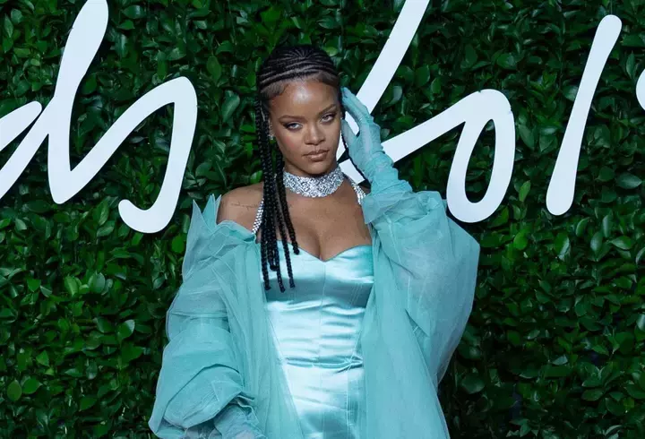 rihanna-8