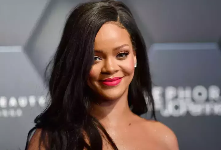 rihanna-pictoral-de-senzatie-de-la-prima-sarcina-1