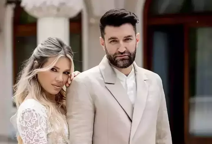 ”Eu insist să nu mai facem alt copil. Acasă e un întreg scandal…” De ce nu vrea Chef Florin Dumitrescu al treilea copil și ce cadou special a primit din partea soției, la aniversarea a 10 ani de căsătorie / EXCLUSIV
