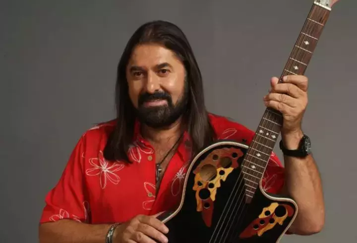 Dan Bălan, surprins în ipostaze romantice cu iubita, pe străzile din Budapesta. Cum arată tânăra care i-a furat inima cântărețului