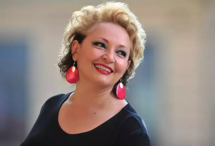 Marina Dina, copilărie traumatizantă: "Tatăl meu este alcoolic. Relația dintre mama și tata a fost una toxică, lucru care iar m-a afectat, pentru că eu am urmat acel exemplu pe care l-am primit acasă"