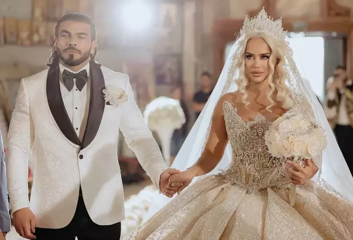 Ce ascunde Andreea Esca în fața camerelor. Detaliul pe care nimeni nu l-a observat de 30 de ani: „Mi-a spus să fiu atentă cum să îmi pună lumina, să nu se vadă acest lucru”