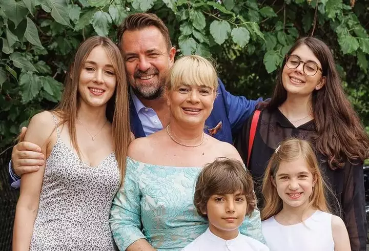 Delia îi ia apărarea Andreei Bănică, după ce a fost criticată că se îmbracă provocator, la 46 de ani: „Da, știu că după 35 de ani expirăm, dar așa suntem. Doamne ferește! Majoritatea comentariilor sunt de la femei”