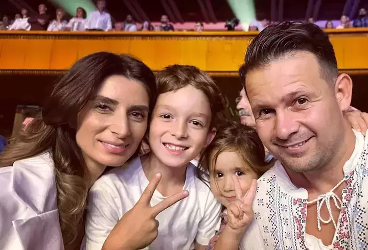 robert-tudor-si-familia-1-e1696066072817-1