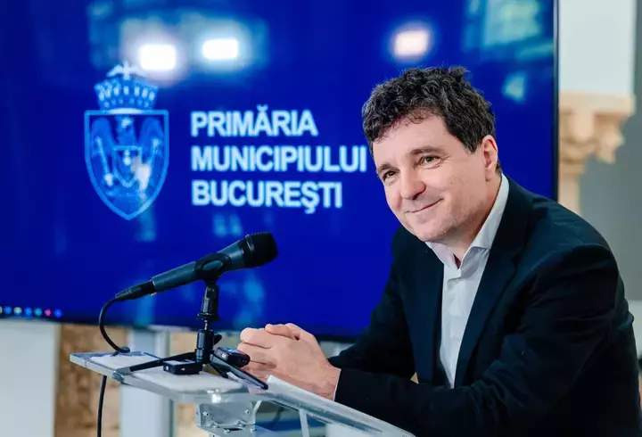 Nicusor-Dan-si-a-depus-candidatura-la-alegerile-prezidentiale-3