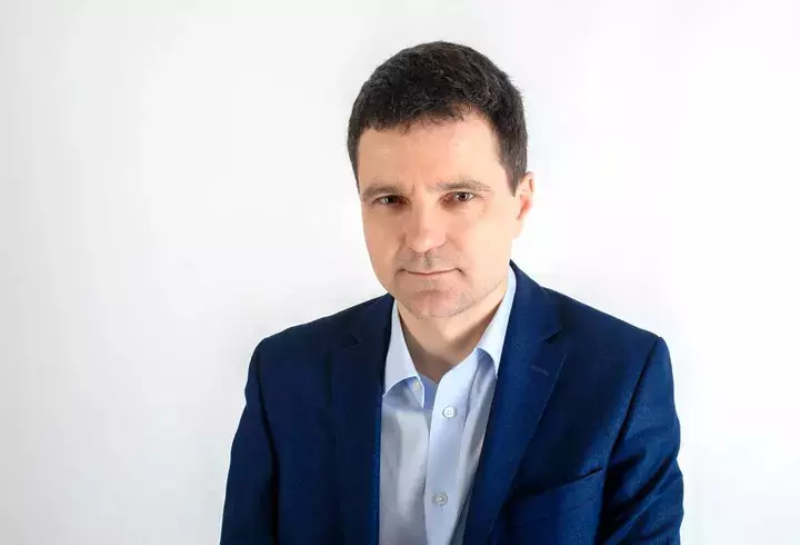 Nicusor-Dan-si-a-depus-candidatura-la-alegerile-prezidentiale-7