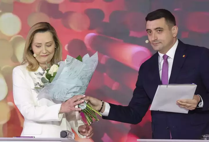Cine este Anca Alexandrescu. Fostă consilieră a lui Liviu Dragnea, a trecut printr-un divorț, are doi copii și candidează pentru Primăria București