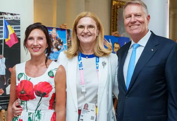 carmen-iohannis-rochie