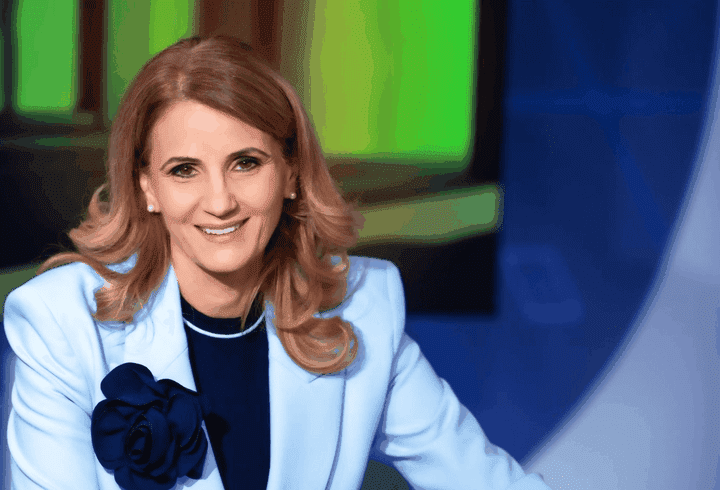 Nina, soția lui Ion Iliescu, mesaj emoționant la catafalcul fostului preşedinte: „Cu adâncă durere”. Cum arată coroana de flori adusă de ea, singura de pe sicriu