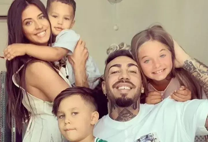 Antonia-și-familia-1