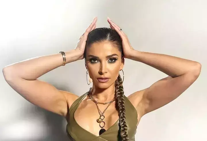 cine-este-alina-puscas-15