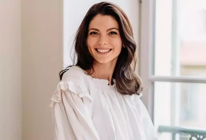 Cum arată noua casă a lui Nicole Cherry: „Aproape gata! Într-o lună suntem mutați”. Locuința este spațioasă, are scară interioară și baie cu obiecte sanitare roz