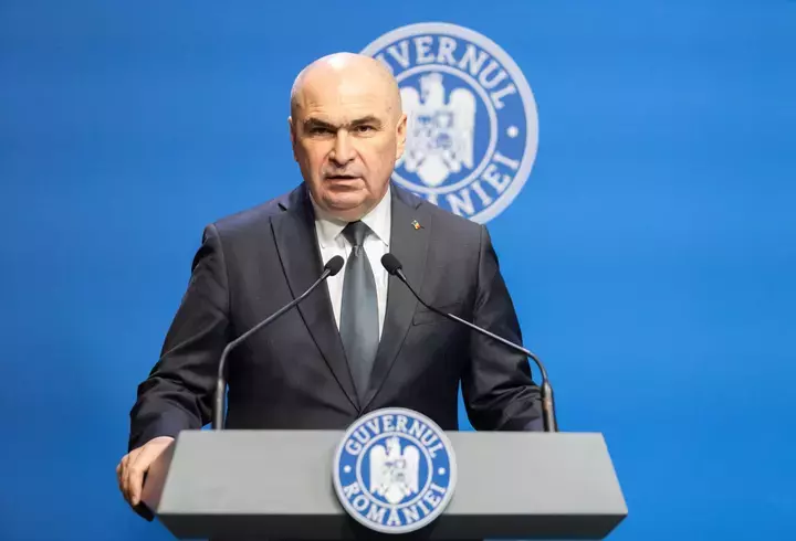 hepta_8439334-scaled