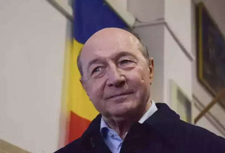 traian-basescu-intro