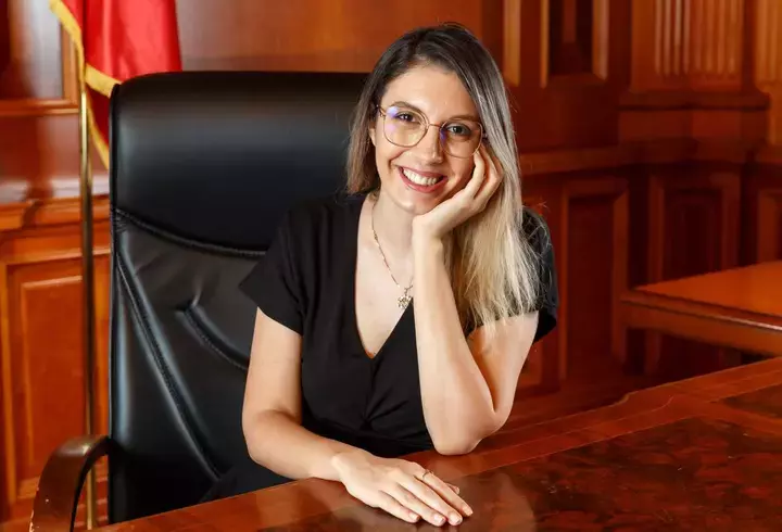 cine-este-diana-buzoianu-ministrul-mediului-1-1