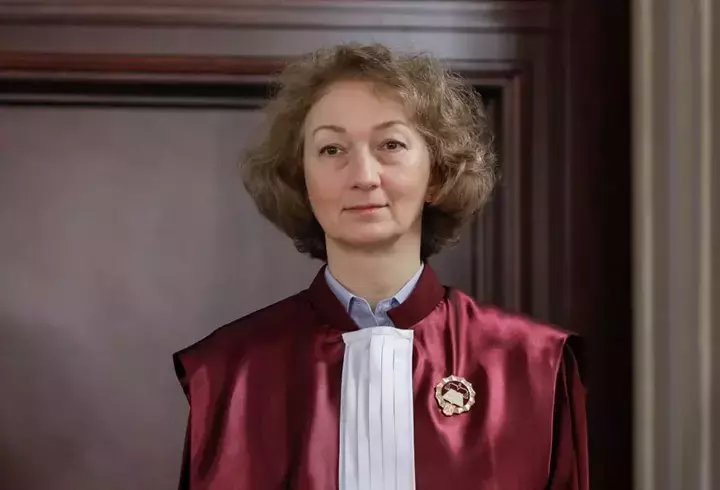 simina-tanasescu1