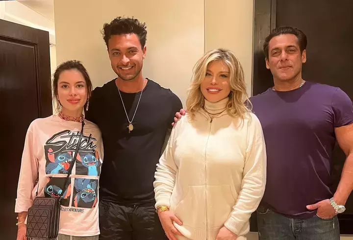 lori-salman-khan2