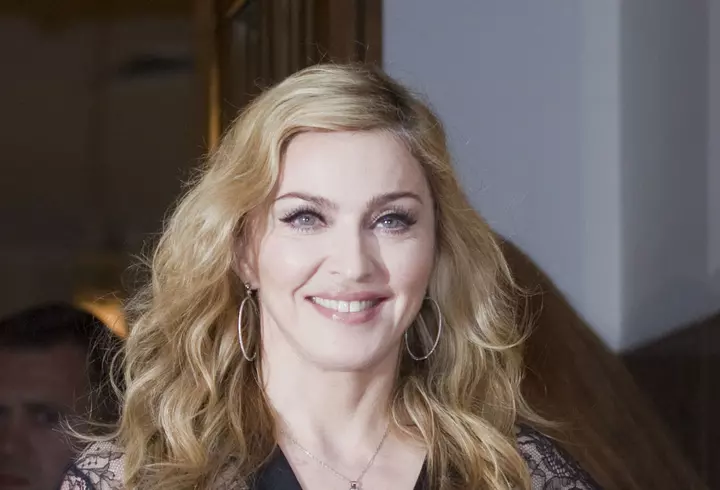 Jessica Biel, superba intr-o rochie stralucitoare