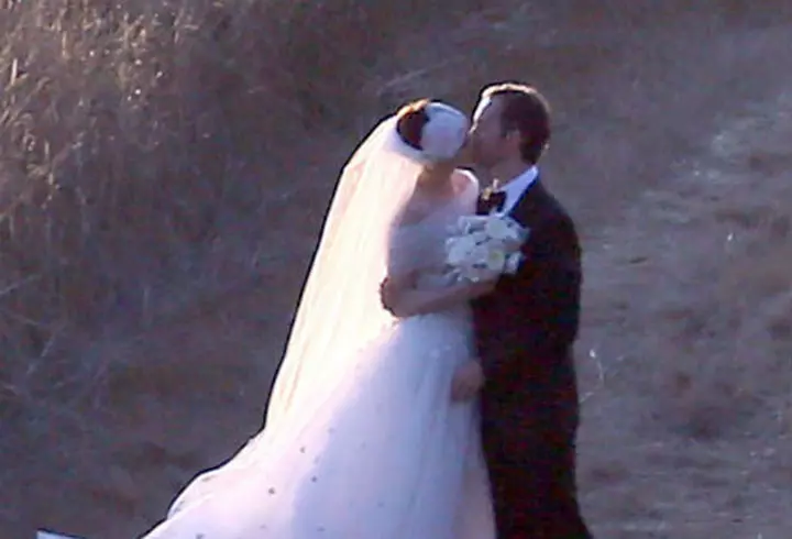 Andreea Marin Banica, intr-o rochie neagra la un eveniment roz