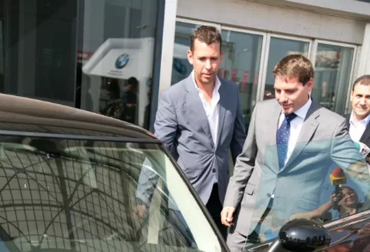 Andreea Marin Banica, intr-o rochie neagra la un eveniment roz