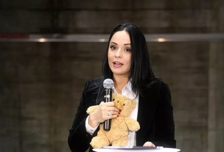 Malvina Cservenschi: "Imi place mai mult sa fac cadouri decat sa primesc"