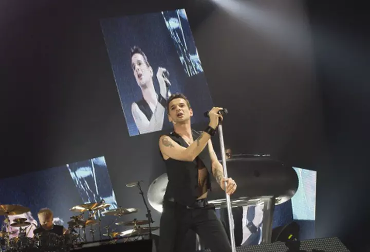 Dita von Teese debuteaza in muzica