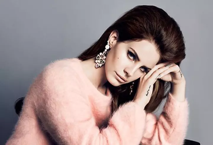 VIDEO MANICHIURA: Cum sa faci sa-ti reziste oja pe unghii 4 saptamani!