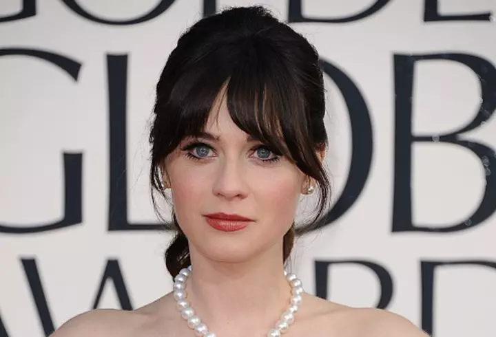 VIDEO MANICHIURA: Cum sa faci sa-ti reziste oja pe unghii 4 saptamani!