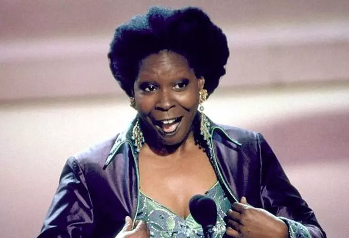 20 de celebrități care nu beau alcool niciodată. Ben Affleck, Gerard Butler și Brad Pitt au avut grave probleme cu băutura!