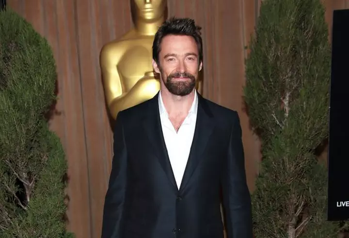 [FOTO] Vedete la o petrecere in alb, negru si mov