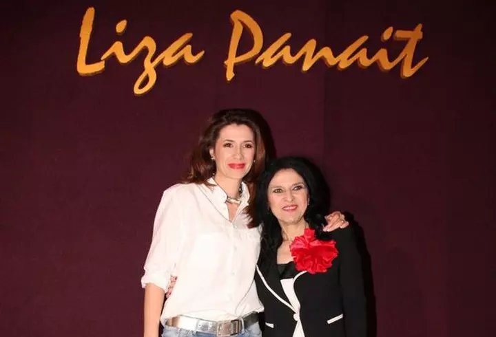 Laura Cosoi a lansat o carte de bucate - FOTO