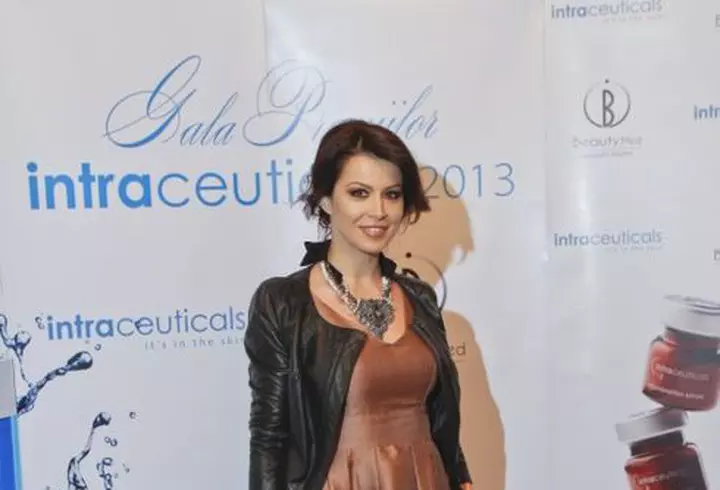 Sfaturi pentru o siluetă de vedetă de la Carmen Brumă şi Luminiţa Nicolescu   