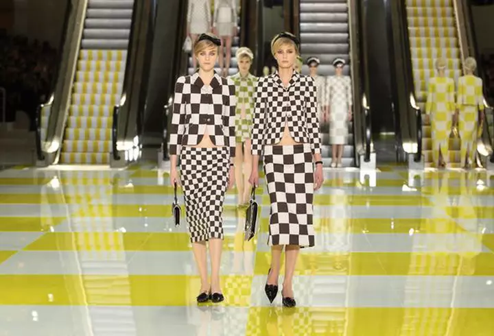 Moda 2013: Fustă maxi şi maiou, combinaţia verii