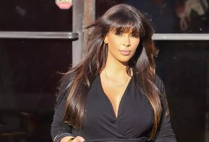 Ce vedetă are cel mai frumos decolteu?